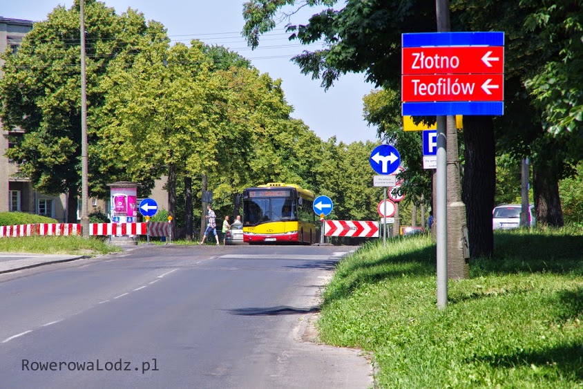 Al. Unii pomiędzy ul. Srebrzyńską a ul. Drewnowska jest jednokierunkowa (na południe)
