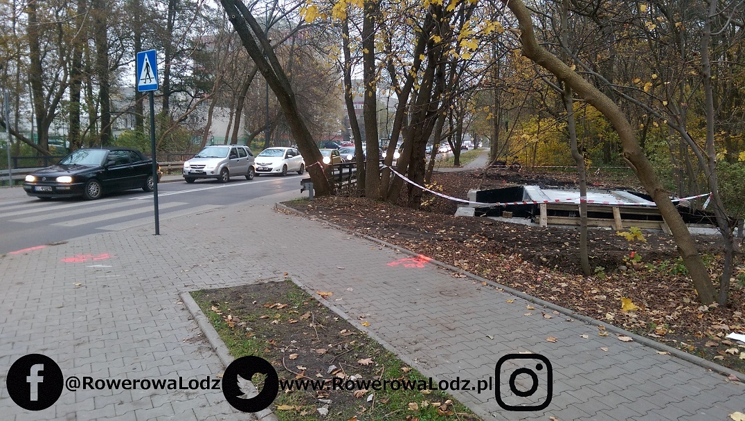 Od strony ul. Krakowskiej także widać markery wskazujące którędy będzie przebiegać droga dla rowerów
